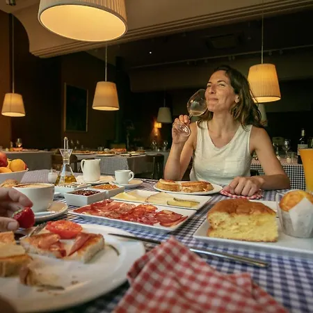 Hotel-hostal Sport 4*