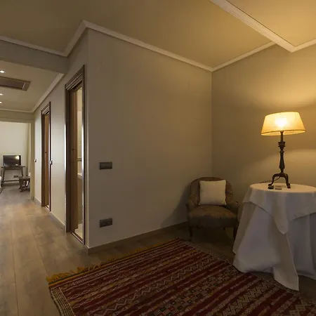 Hotel-hostal Sport Отель 4*